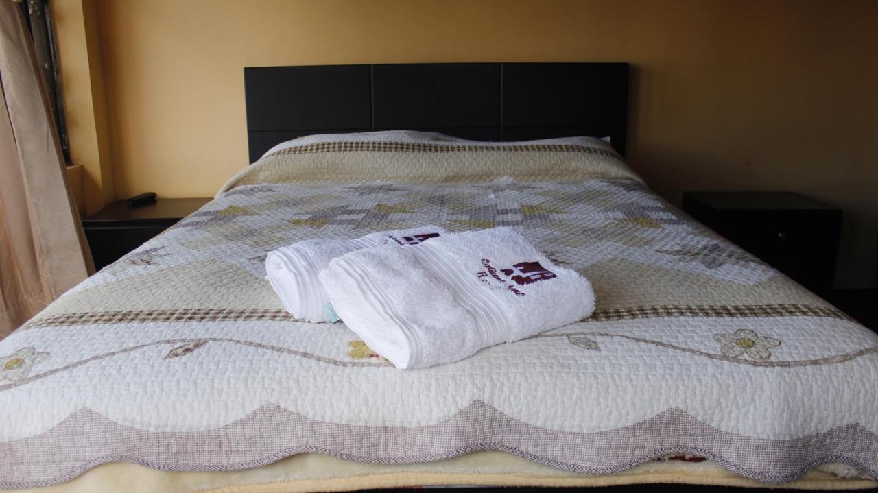 מונגי Hotel Calicanto Real Cafe Museo מראה חיצוני תמונה