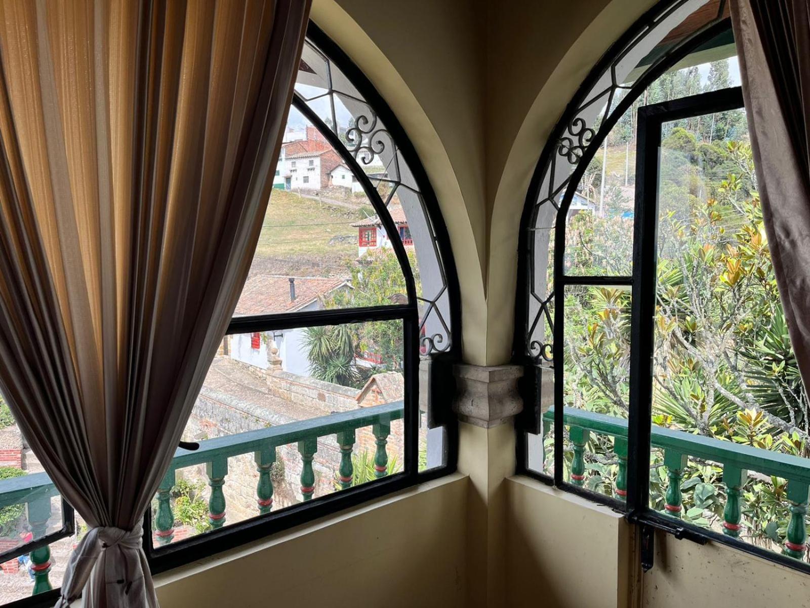 מונגי Hotel Calicanto Real Cafe Museo מראה חיצוני תמונה